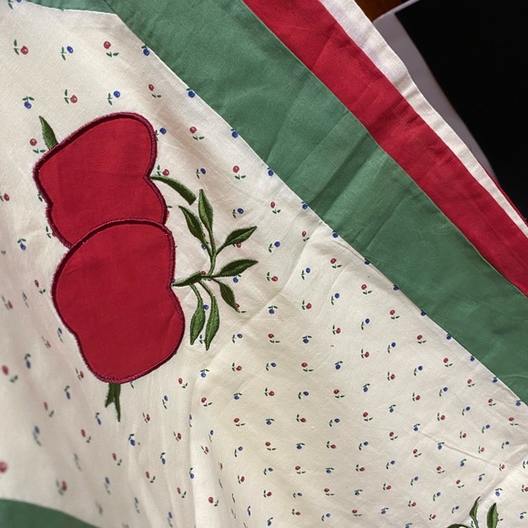 Home interiors & Gifts Table Runner Apples pattern - Picture 7 of 14